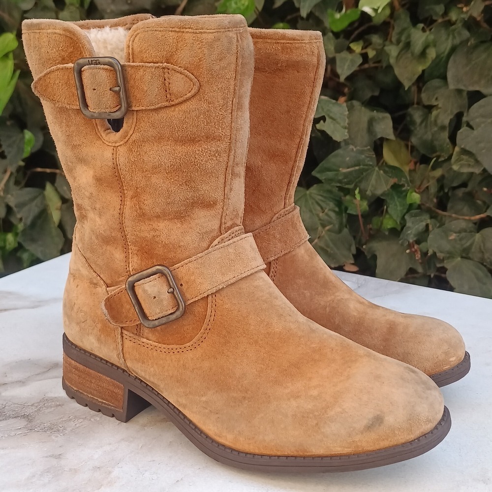 UGG Chaney Suede Engineer Boot Side Zip Size 6 Beige